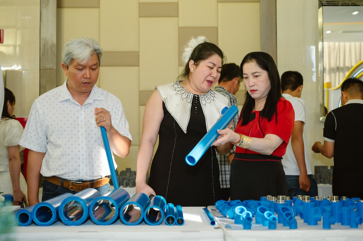 Các nhà phân phối tham gia hoạt động trải nghiệm sản phẩm
